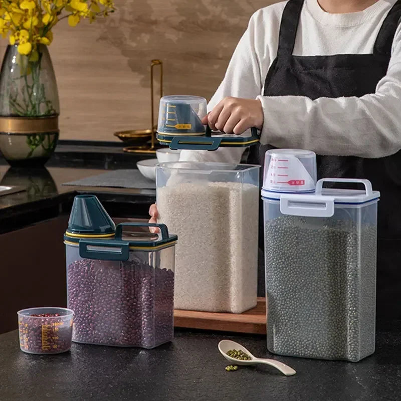 1.5kg/2kg Pet Food Storage Container with Measuring Cup